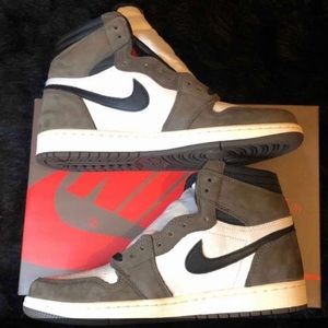 Travis Scott Jordan 1